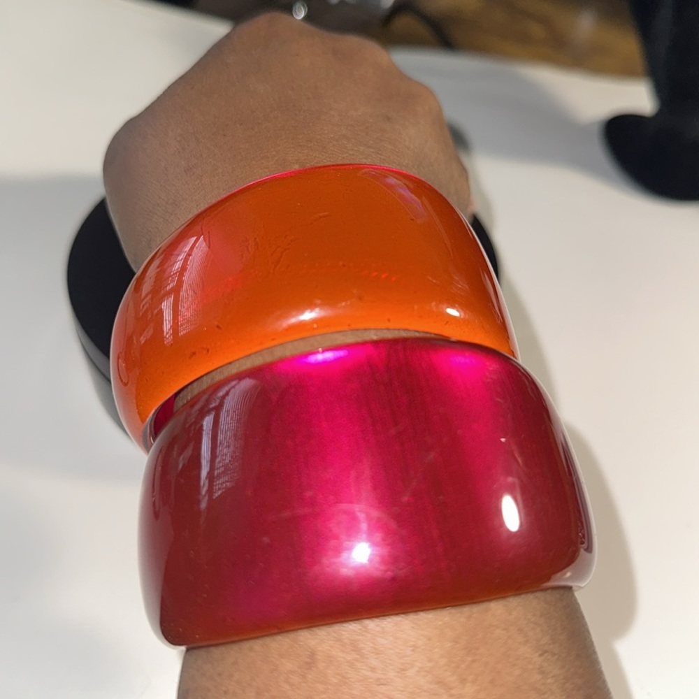 Cherry And Orange Bakelite Bangle Bracelets - image 7